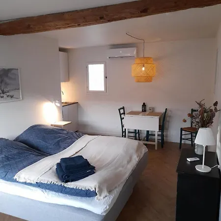 Mini-lejlighed Med Kokken - Deler Bad Og Toilet Med Nabolejlighed 2 Asperup