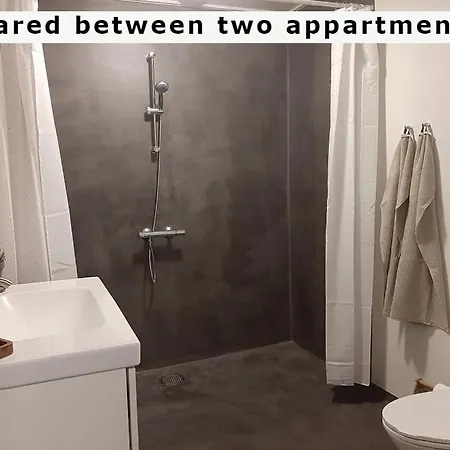 Mini-lejlighed Med Kokken - Deler Bad Og Toilet Med Nabolejlighed 2 Appartamento