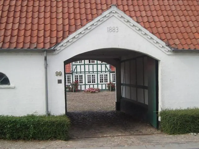 Mini-lejlighed Med Kokken - Deler Bad Og Toilet Med Nabolejlighed 2 アパート Asperup