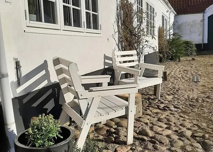 Mini-lejlighed Med Kokken - Deler Bad Og Toilet Med Nabolejlighed 2 アパート Asperup